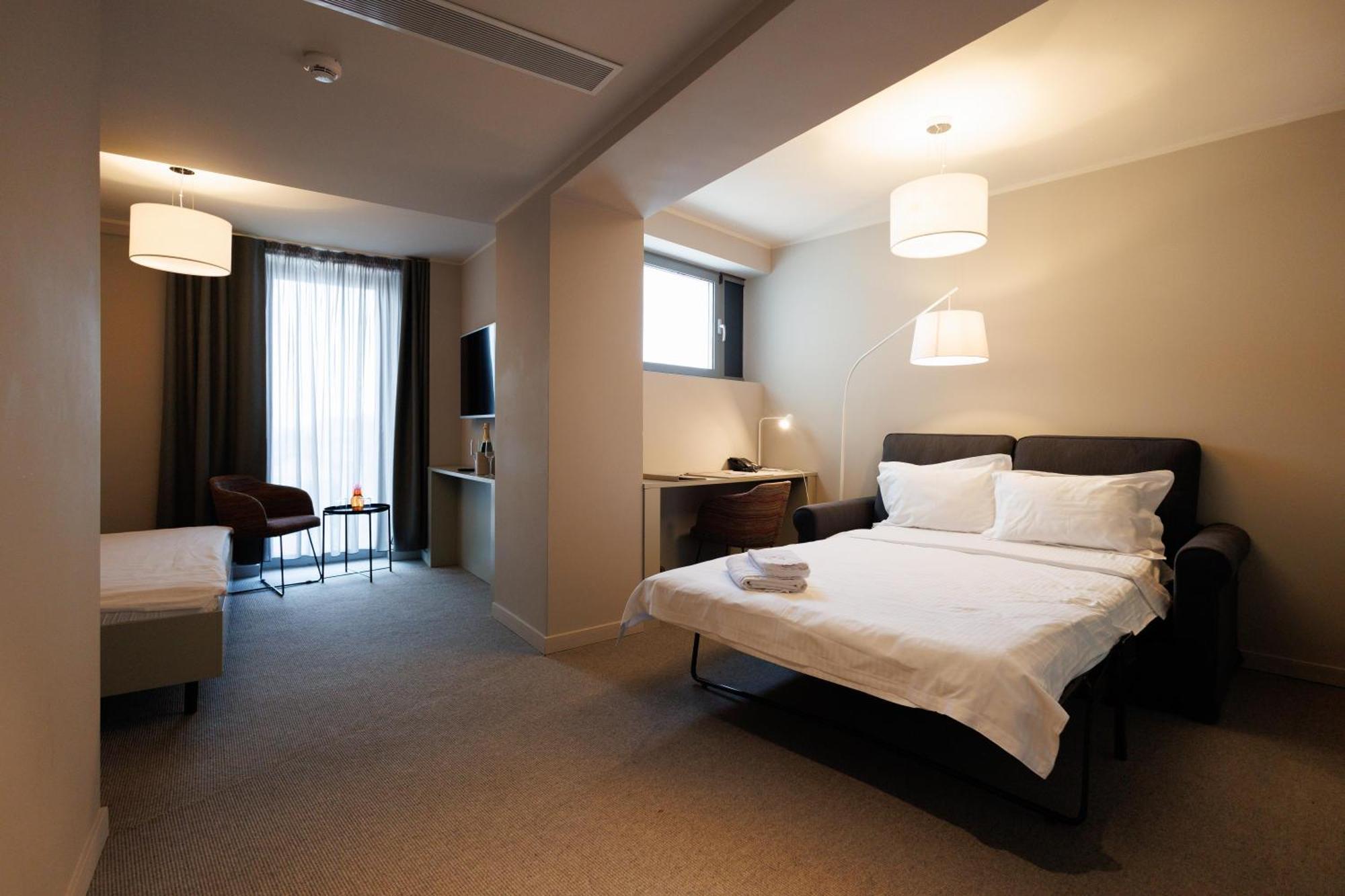 Millennium Hub & Hotel Constanta Bagian luar foto